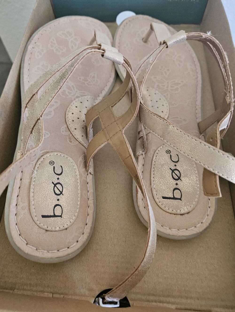 b.o.c. Rose Gold Escapade Strappy T-strap Sandals Size 8M